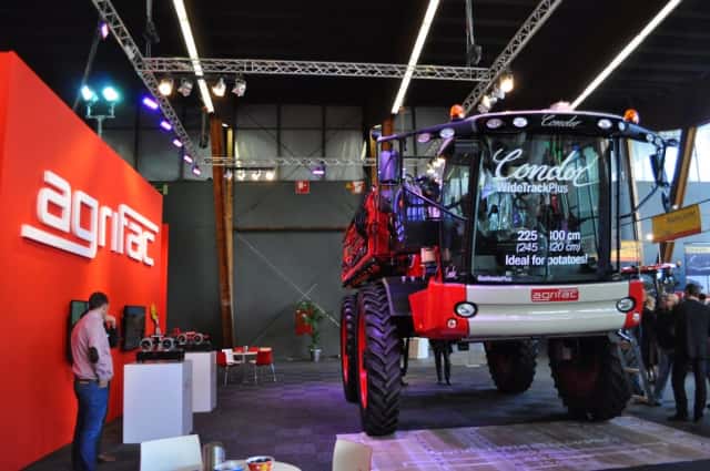 ベルギーの農業展示会で展示されたトラクター
