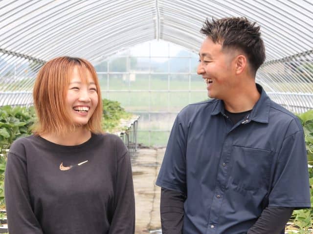 栃木県のいちご農家島野さん夫妻